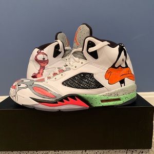 *Custom* made space jam 5’s, great condition